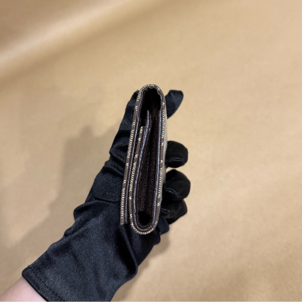 Gucci Monogram Card Holder - Picture 3 of 10
